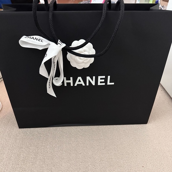 Chanel large paper bag🛍️ - Picture 1 of 3